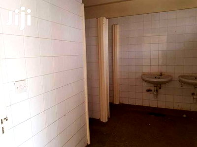 Godown In Industrial Area - Image 8