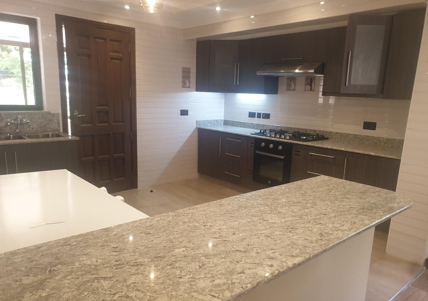 5BR All-Ensuite Townhouse with Jacuzzi & Solar - Lavington