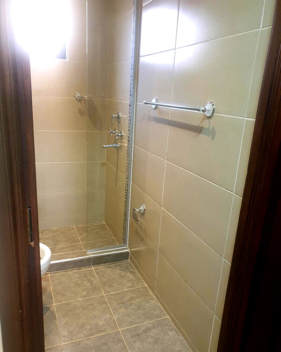 5BR All-Ensuite Townhouse with Jacuzzi & Solar - Lavington