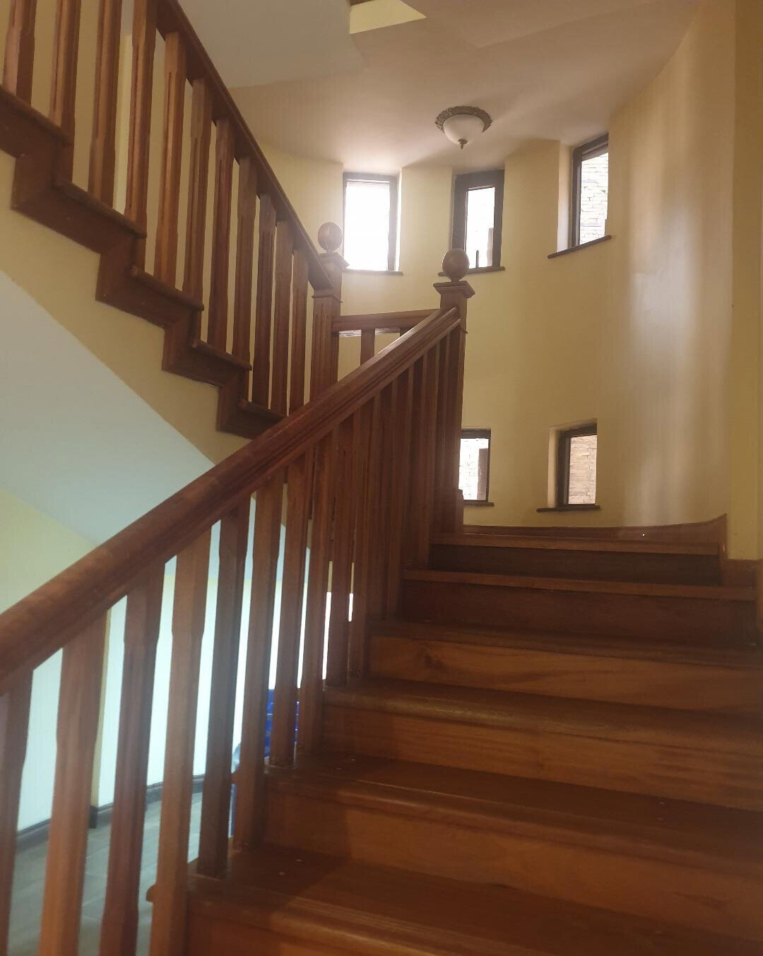 5BR All-Ensuite Townhouse with Jacuzzi & Solar - Lavington