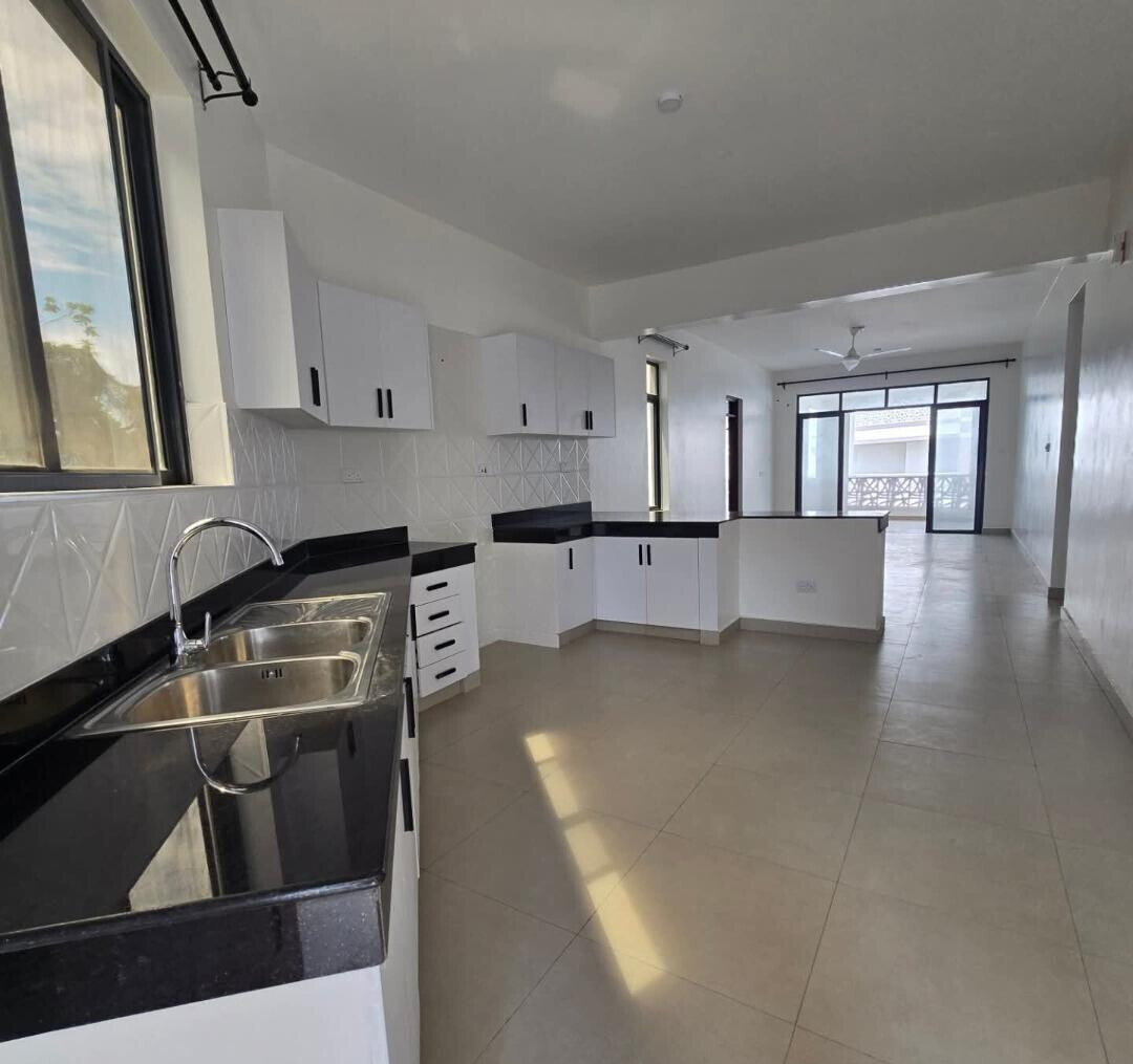 2BR Beachfront All-Ensuite with Infinity Pool & Gym - Nyali