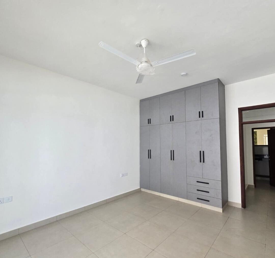 2BR Beachfront All-Ensuite with Infinity Pool & Gym - Nyali