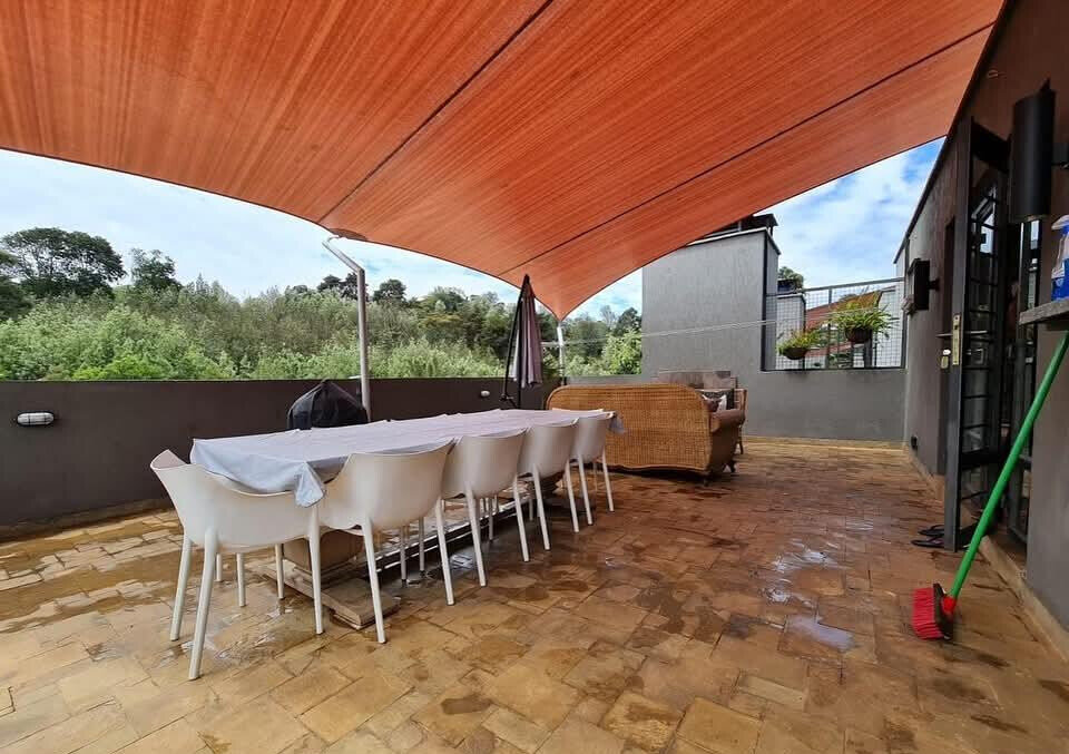 5 En-Suite Townhouse with Rooftop Terrace & Gym - Kitisuru