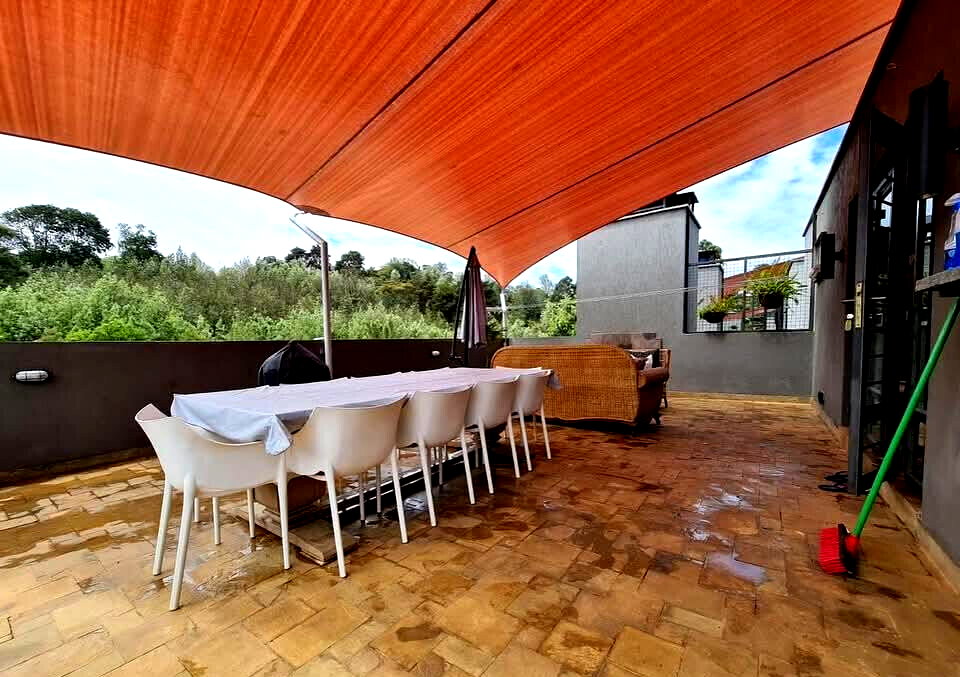 5 En-Suite Townhouse with Rooftop Terrace & Gym - Kitisuru