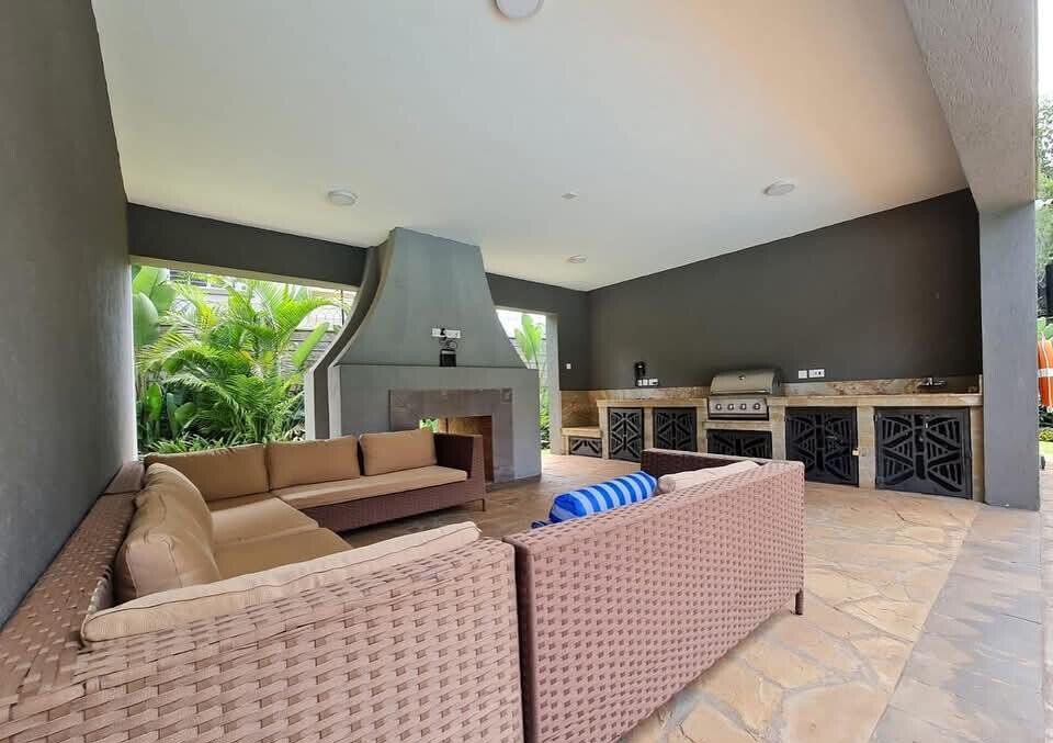 5 En-Suite Townhouse with Rooftop Terrace & Gym - Kitisuru