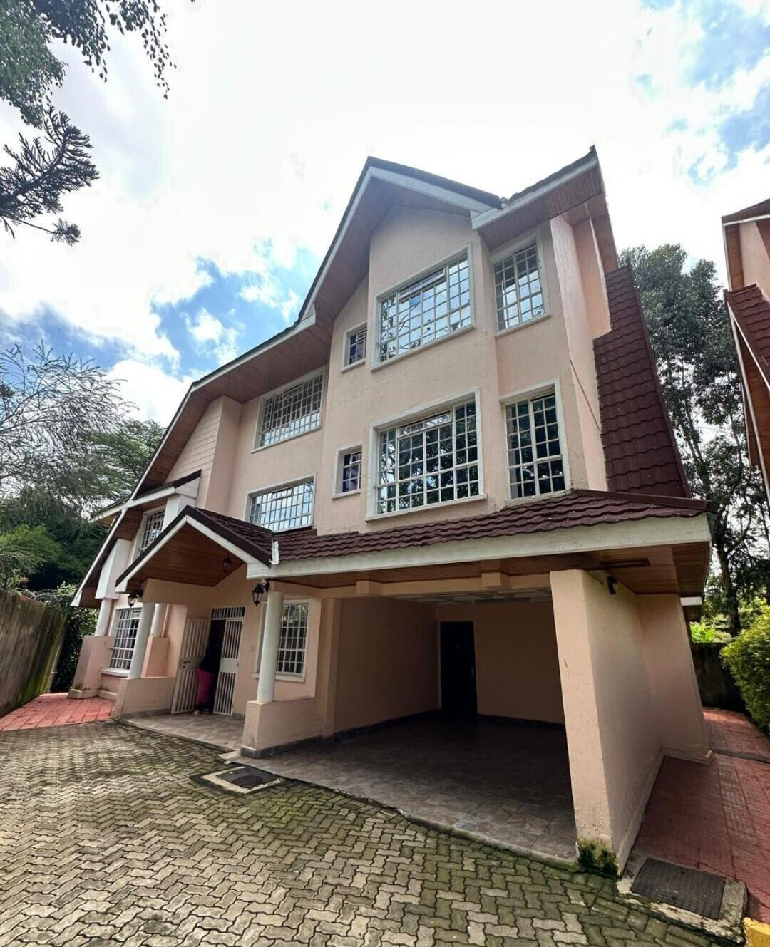 4-Ensuite Townhouse with Pool & Clubhouse Access - Lavington