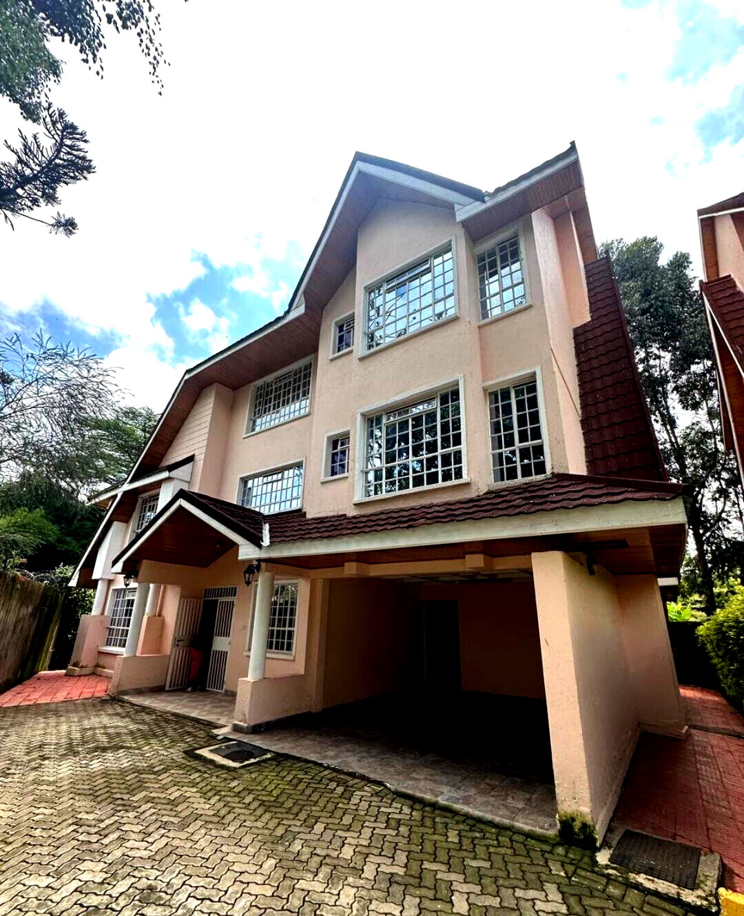 4-Ensuite Townhouse with Pool & Clubhouse Access - Lavington