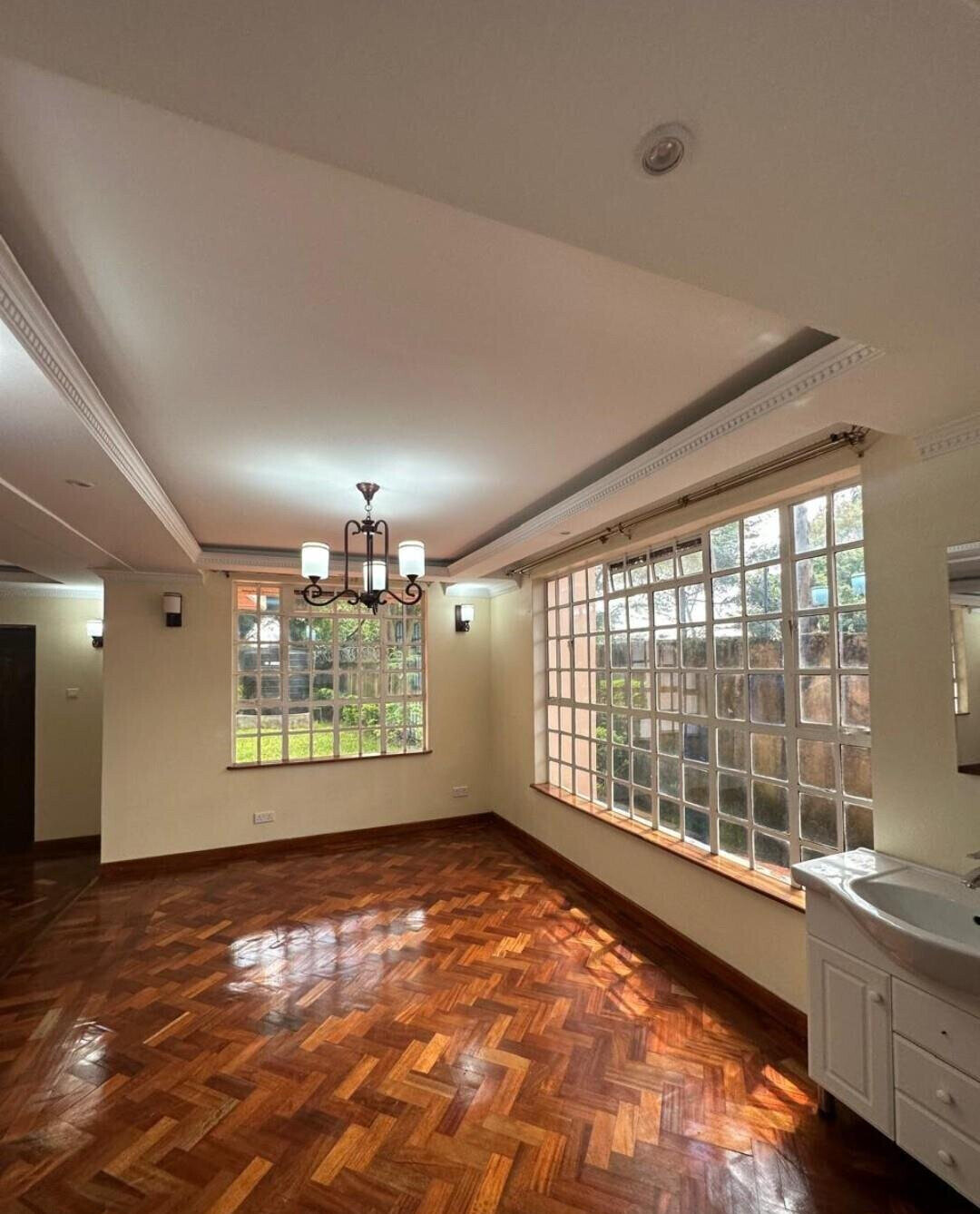 4-Ensuite Townhouse with Pool & Clubhouse Access - Lavington
