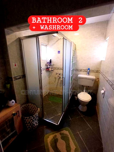 4bdrm Penthouse in Rehmat Apartments, Parklands/Highridge for sale - Image 5