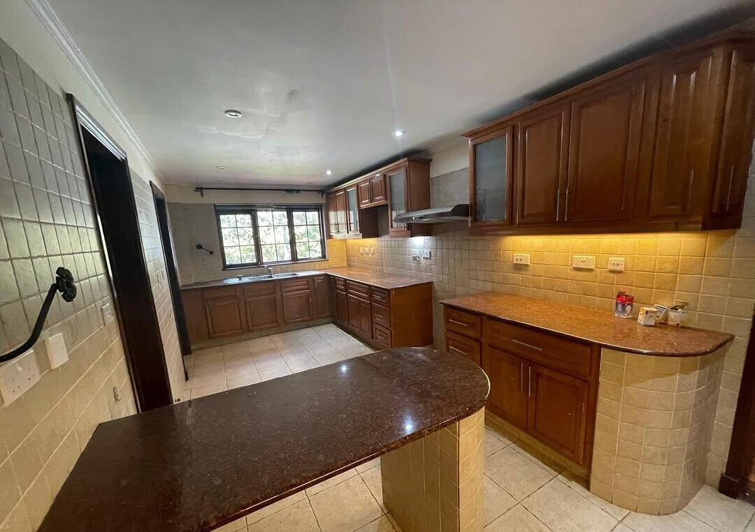 4-Ensuite Townhouse with Dual Kitchen & Private Garden - Westlands