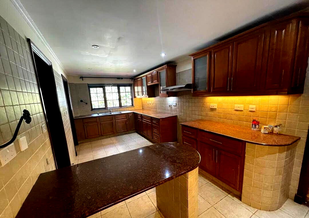 4-Ensuite Townhouse with Dual Kitchen & Private Garden - Westlands