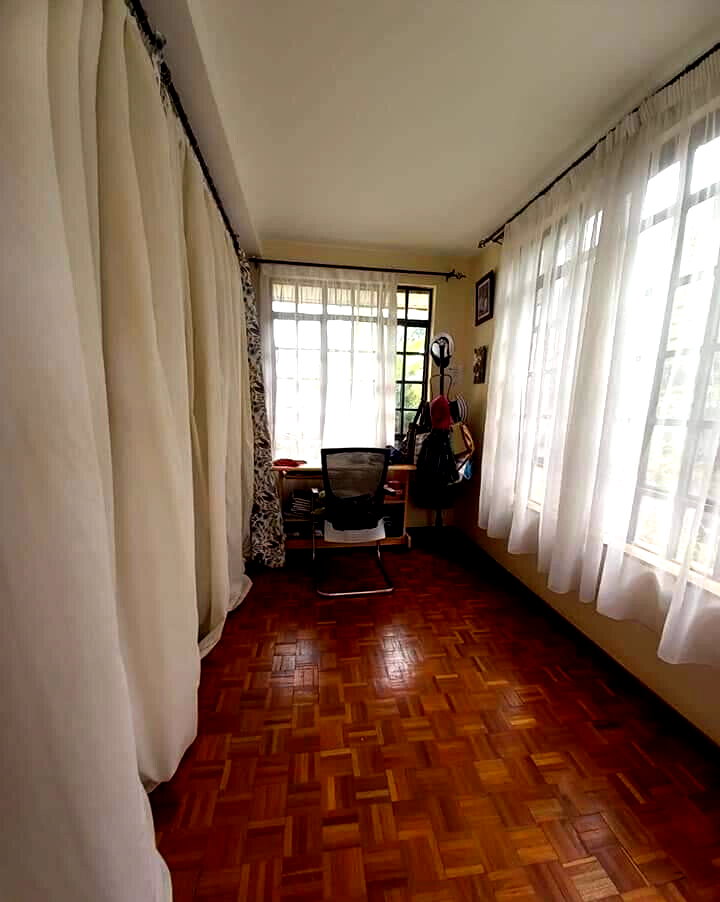 4 En-Suite Maisonette with Outdoor Deck - Kitisuru