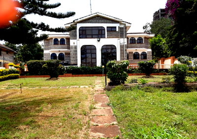 Spacious 6BR Home with Garden
