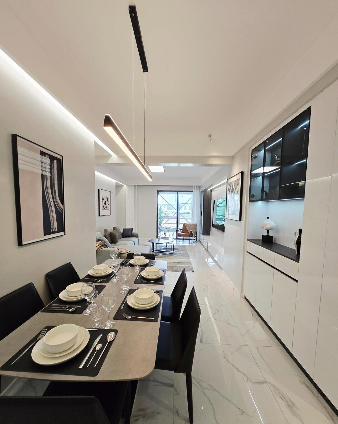 3BR Apartment with Rooftop Pool & Gym – Upperhill, Nairobi