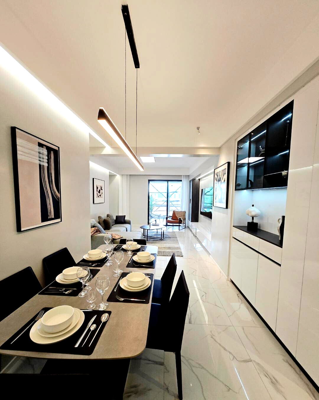3BR Apartment with Rooftop Pool & Gym – Upperhill, Nairobi