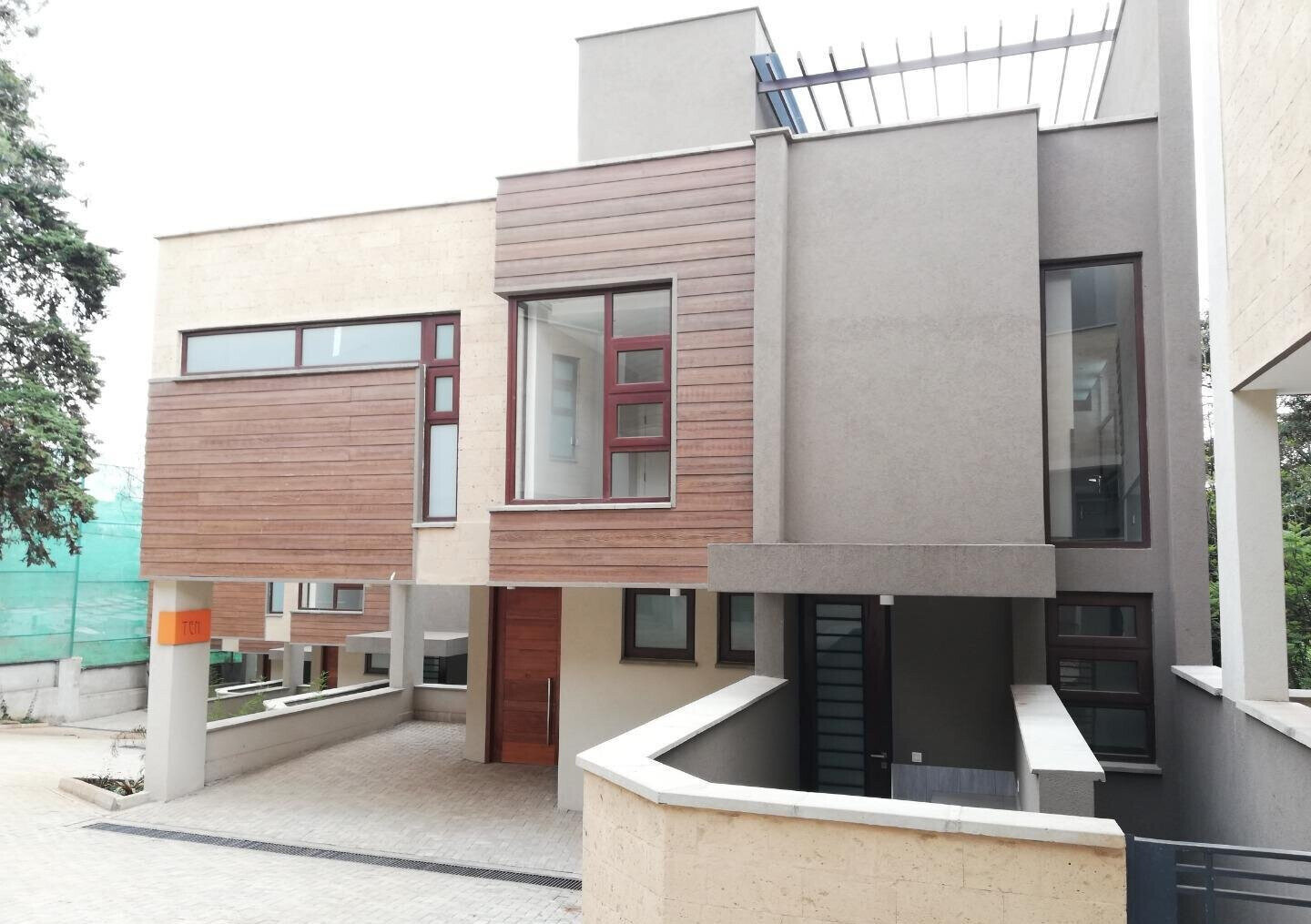 4-Ensuite Townhouse with Study & Generator - Chalbi Drive, Lavington