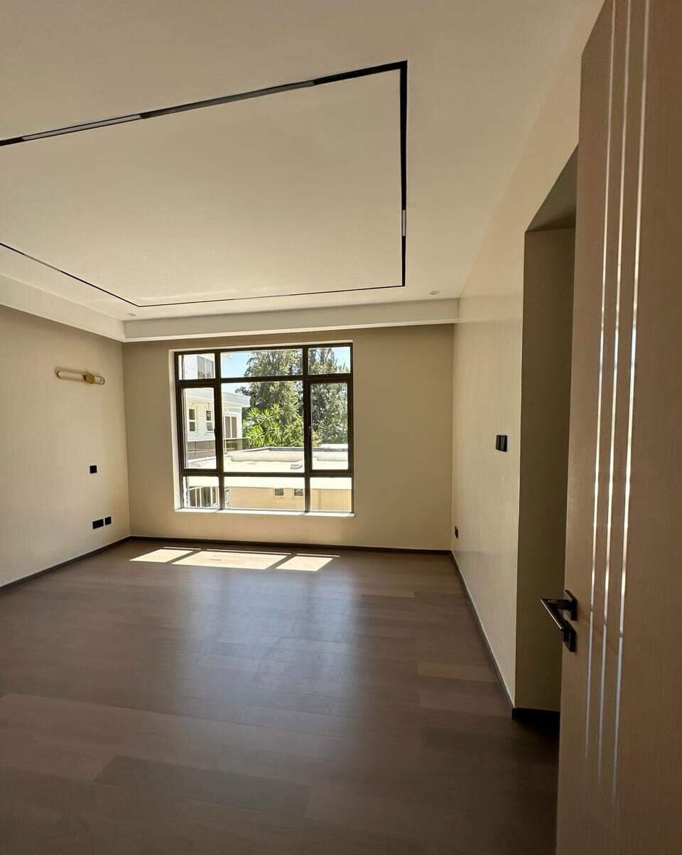 6-Bed Smart Villa with Guest Wing & Rooftop Jacuzzi - Lavington