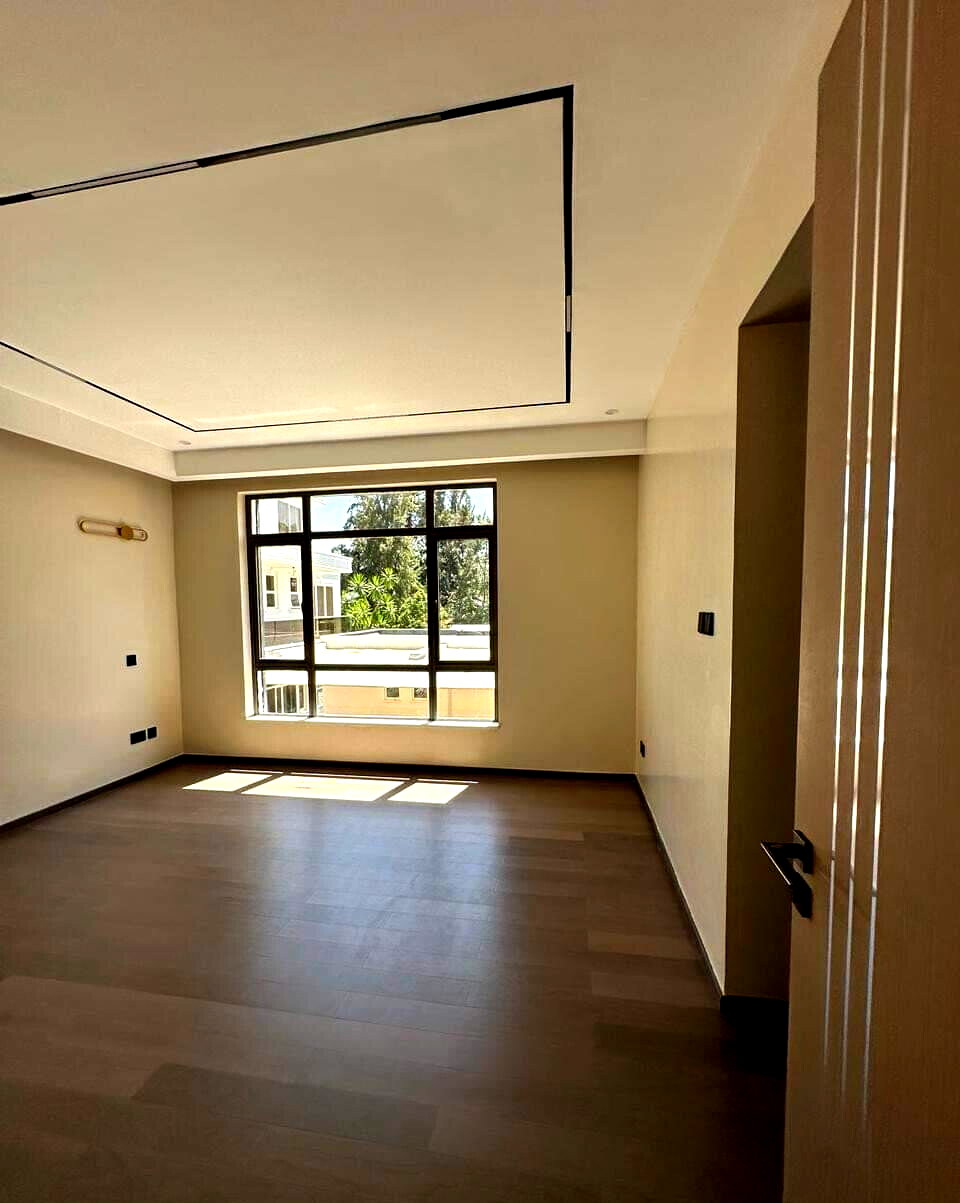6-Bed Smart Villa with Guest Wing & Rooftop Jacuzzi - Lavington