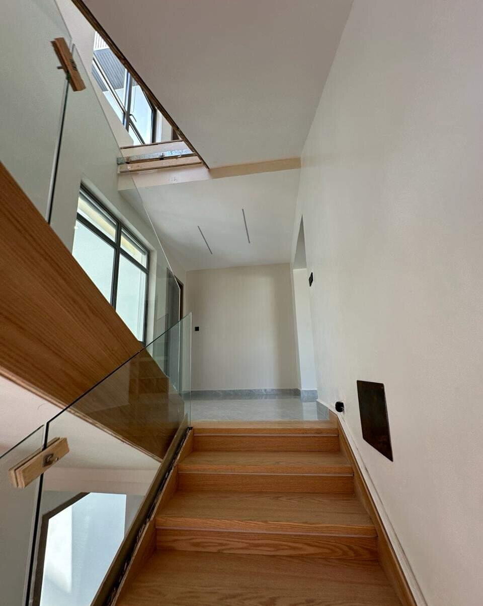 6-Bed Smart Villa with Guest Wing & Rooftop Jacuzzi - Lavington