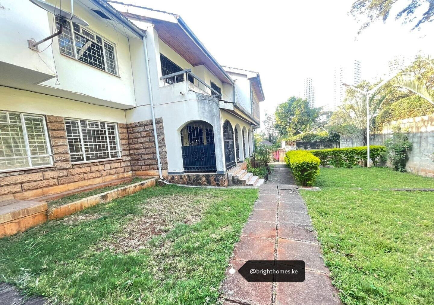 4BR Riverside Townhouse with Redevelopment Potential - Nairobi