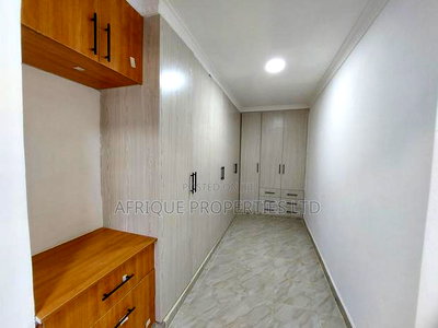 4bdrm Mansion in Membley for sale - Image 10