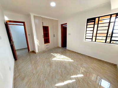 4bdrm Mansion in Membley for sale - Image 14