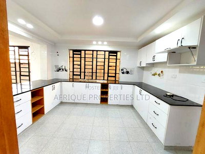 4bdrm Mansion in Membley for sale - Image 3