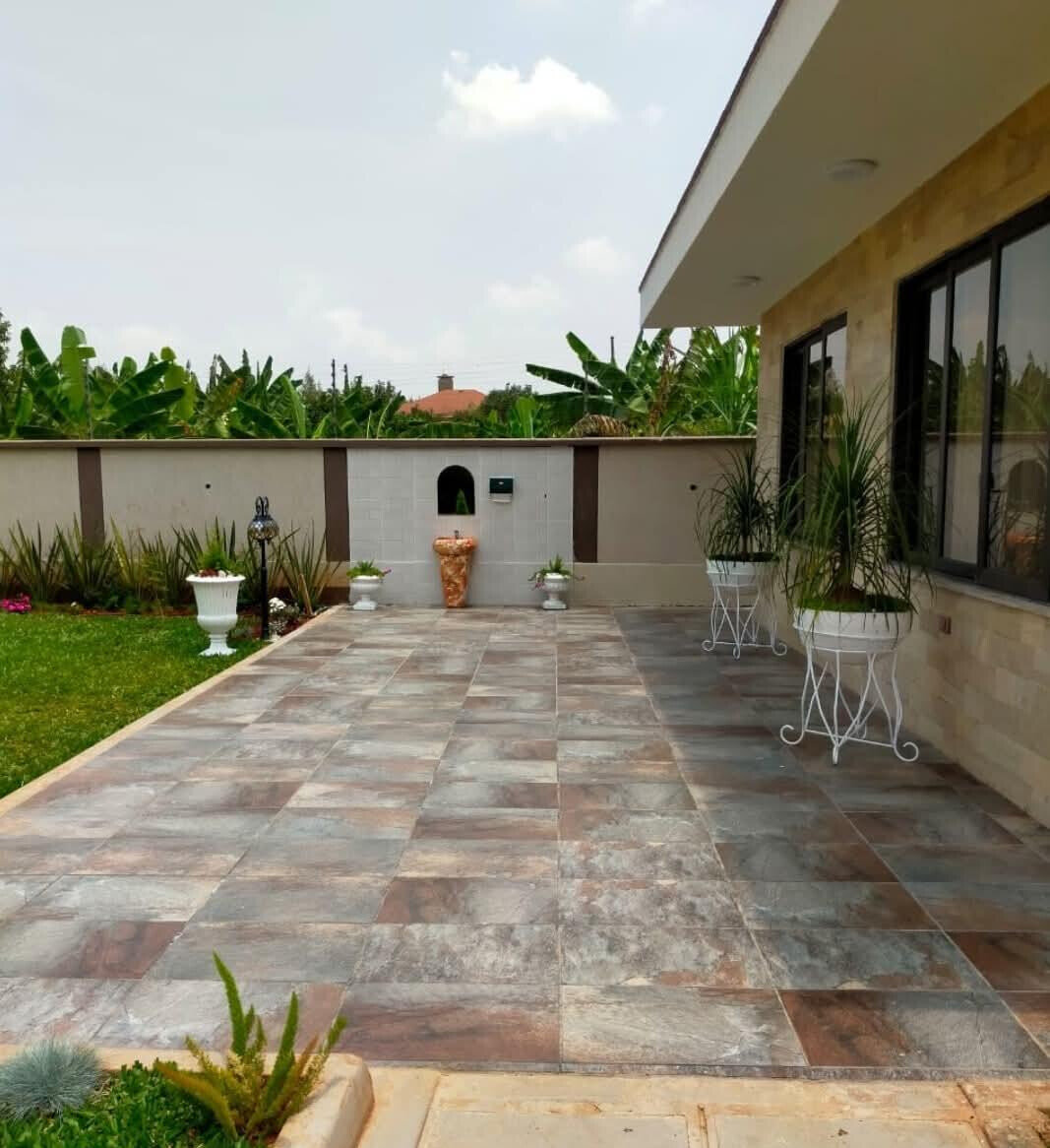 5-Ensuite Villa with Gym, Sauna & Chef's Kitchen – Karen Bogani