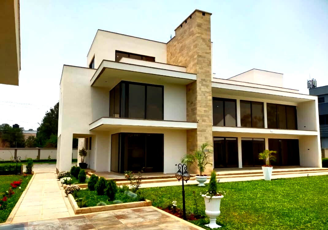 5-Ensuite Villa with Gym, Sauna & Chef's Kitchen – Karen Bogani