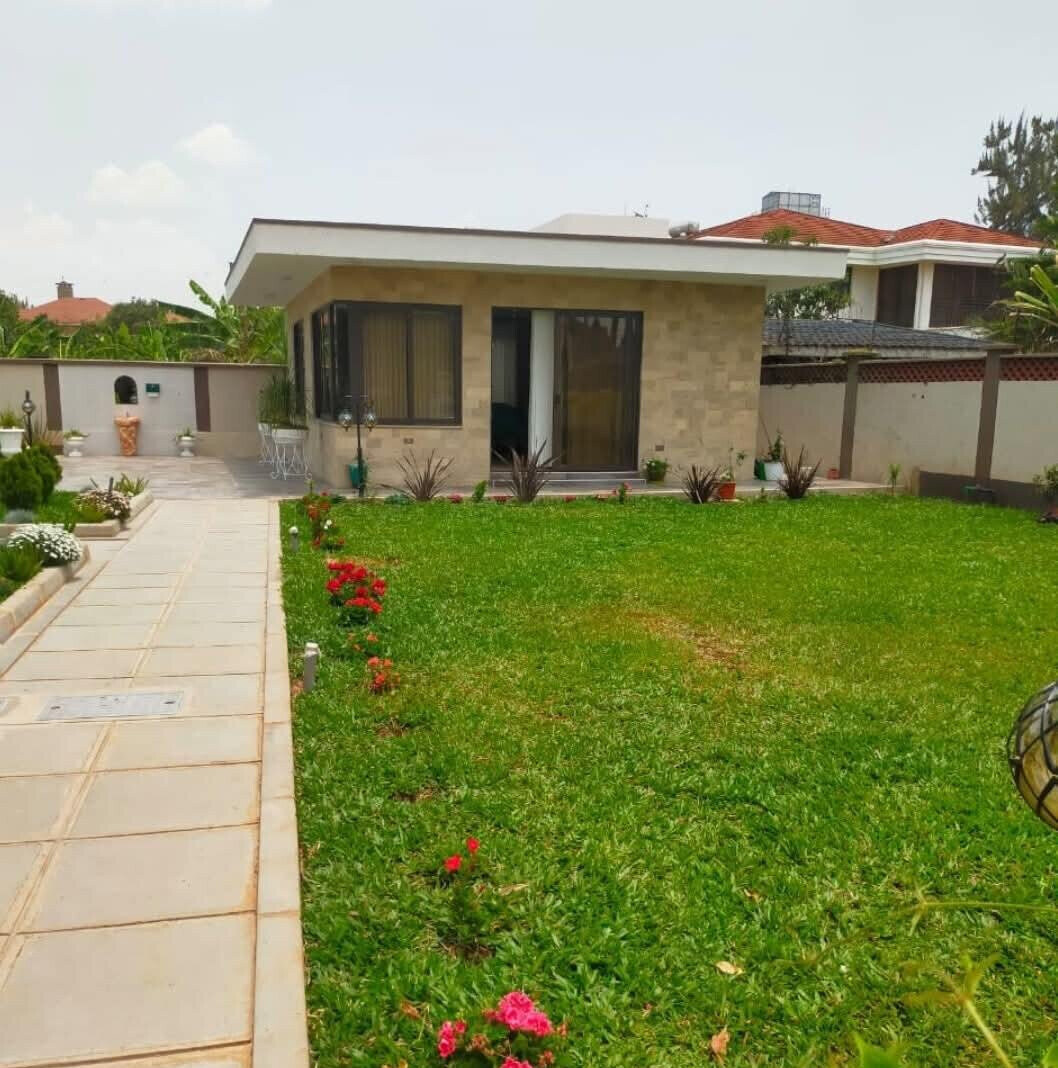 5-Ensuite Villa with Gym, Sauna & Chef's Kitchen – Karen Bogani