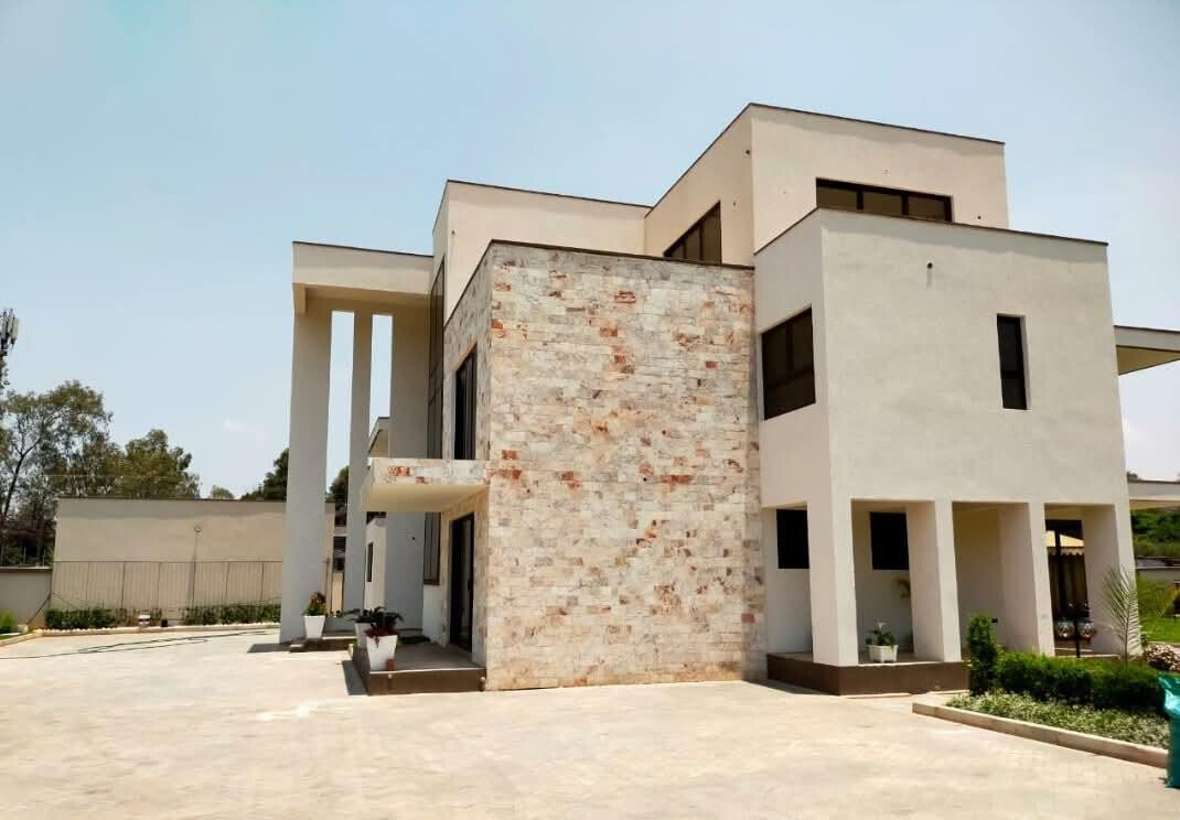 5-Ensuite Villa with Gym, Sauna & Chef's Kitchen – Karen Bogani