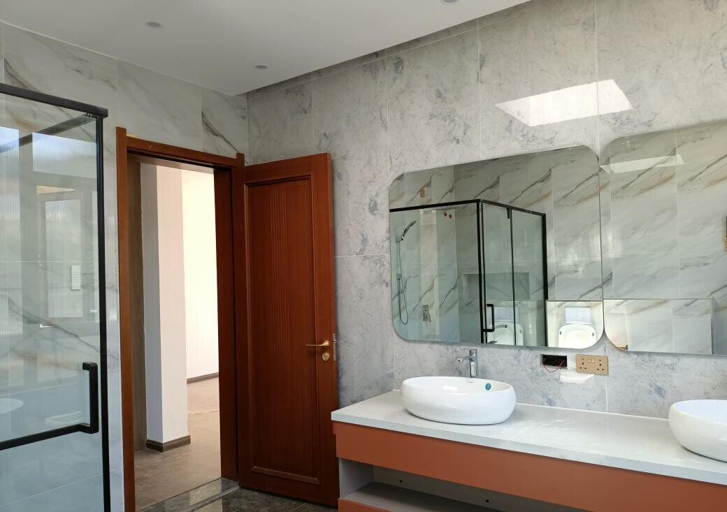6-Ensuite Townhouse with Lift & Rooftop Terrace - Lavington