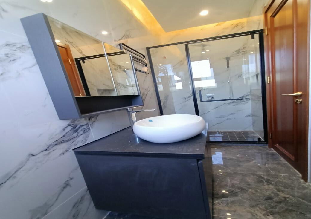 6-Ensuite Townhouse with Lift & Rooftop Terrace - Lavington