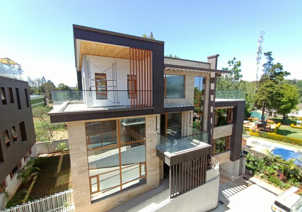 6-Ensuite Townhouse with Lift & Rooftop Terrace - Lavington