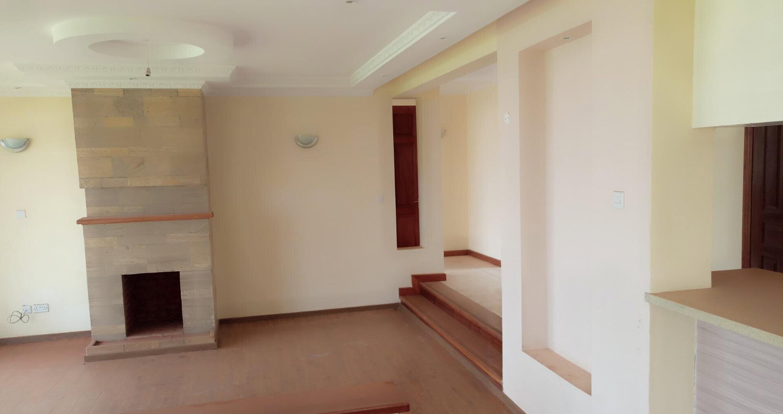 4BR Townhouse with Sunken Lounge & Fireplace - Runda