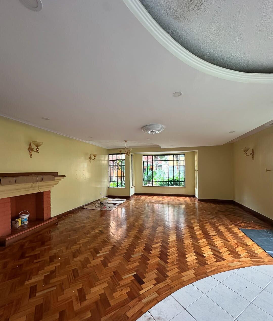 5-Ensuite Townhouse with DSQ & Closed Kitchen - Lavington