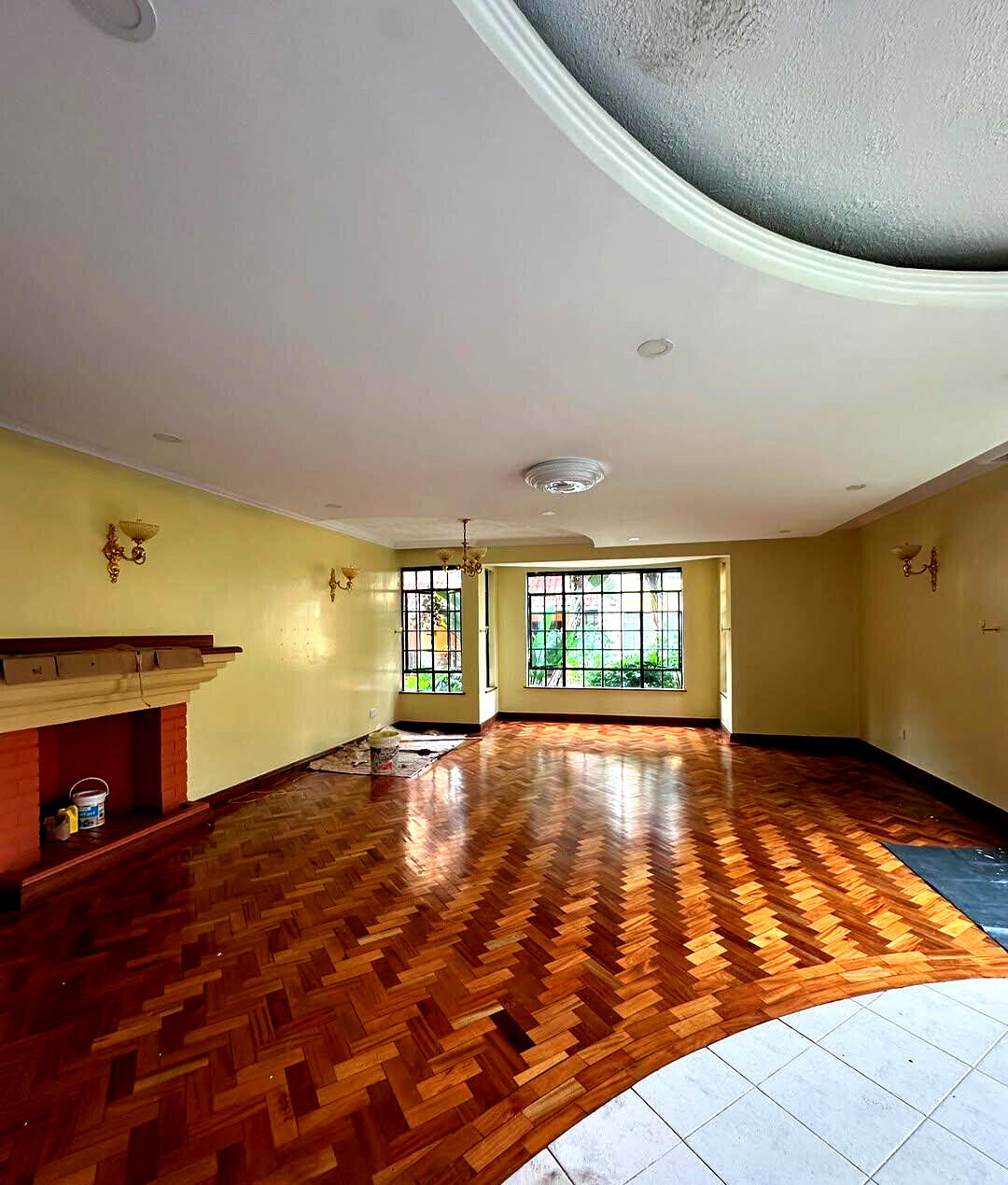 5-Ensuite Townhouse with DSQ & Closed Kitchen - Lavington