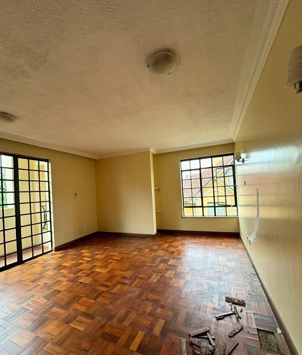 5-Ensuite Townhouse with DSQ & Closed Kitchen - Lavington