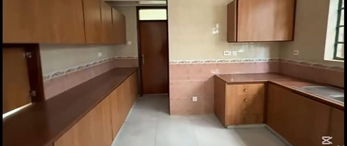 Spacious 4BR Townhouse with DSQ & Backyard - Brookside, Westlands