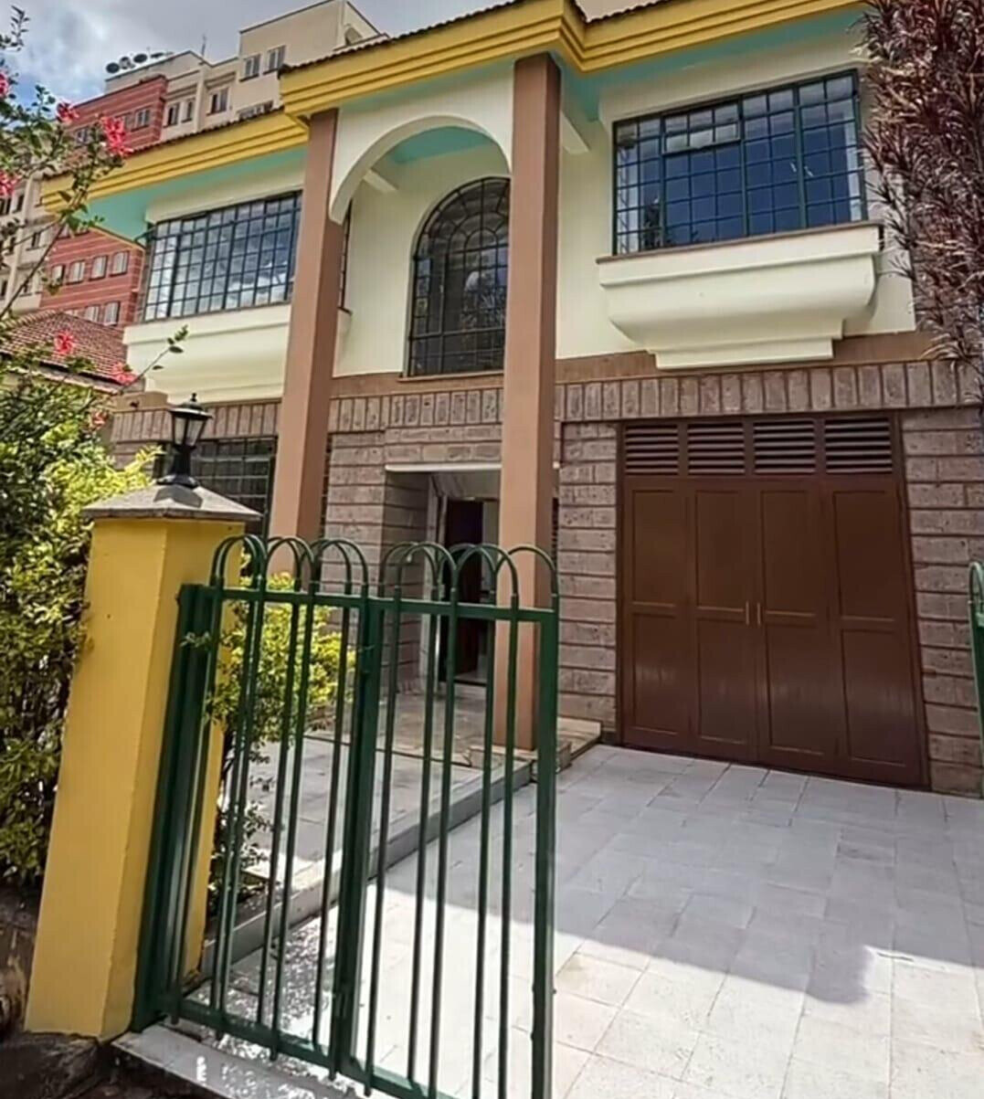 Spacious 4BR Townhouse with DSQ & Backyard - Brookside, Westlands