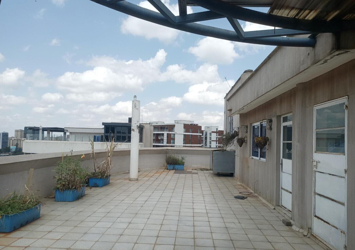 Three-Level Penthouse with Pool & Gym - Kileleshwa