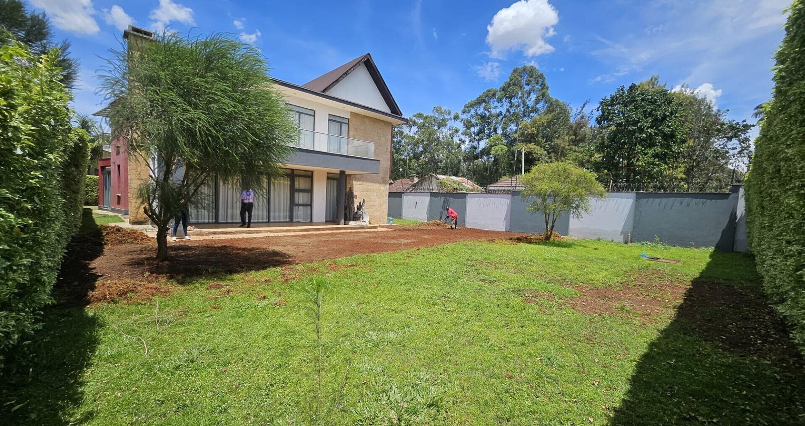 4BR Townhouse with DSQ on 100/100 - Garden Estate