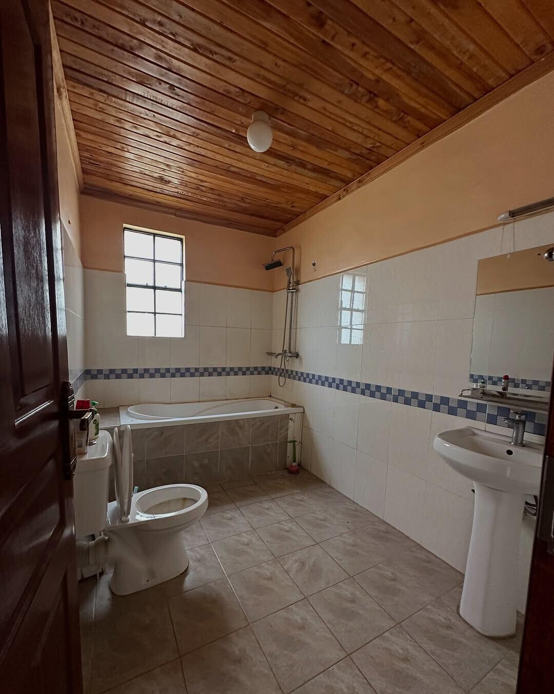 5BR All-Ensuite Maisonette with Private Garden & Pool - Ngong