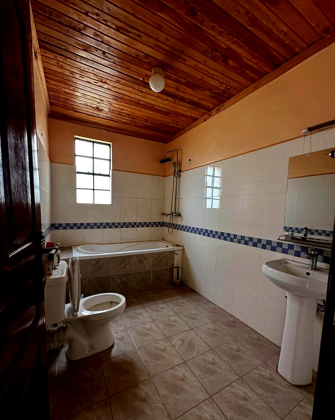 5BR All-Ensuite Maisonette with Private Garden & Pool - Ngong
