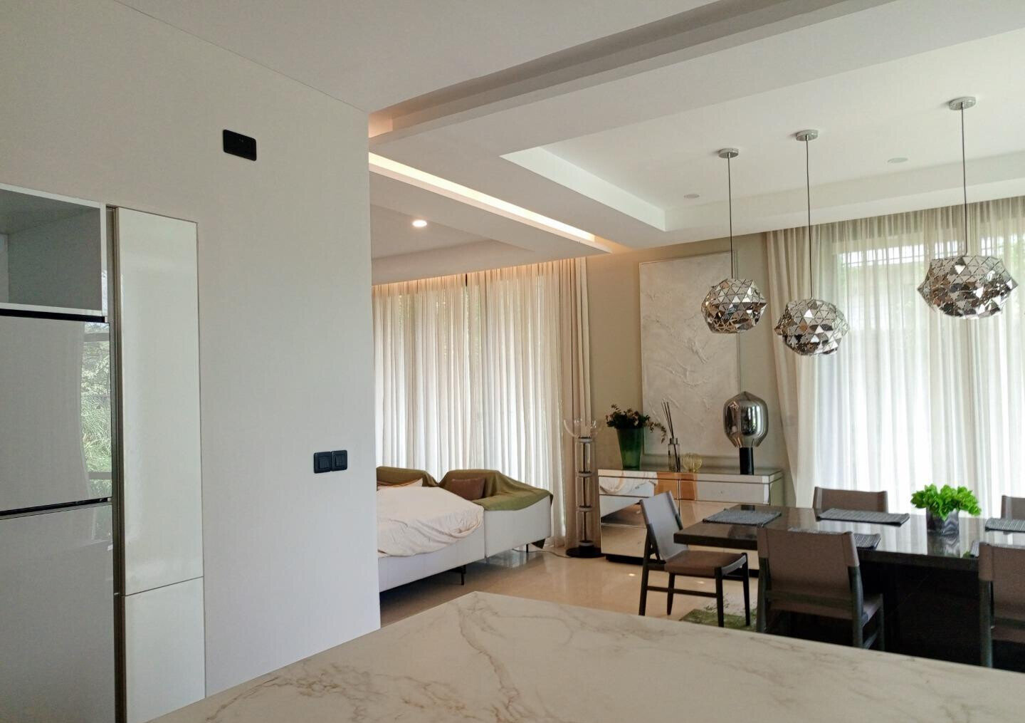 5BR Ultra-Modern Villa with Rooftop Wine Cooler & BBQ - Westlands