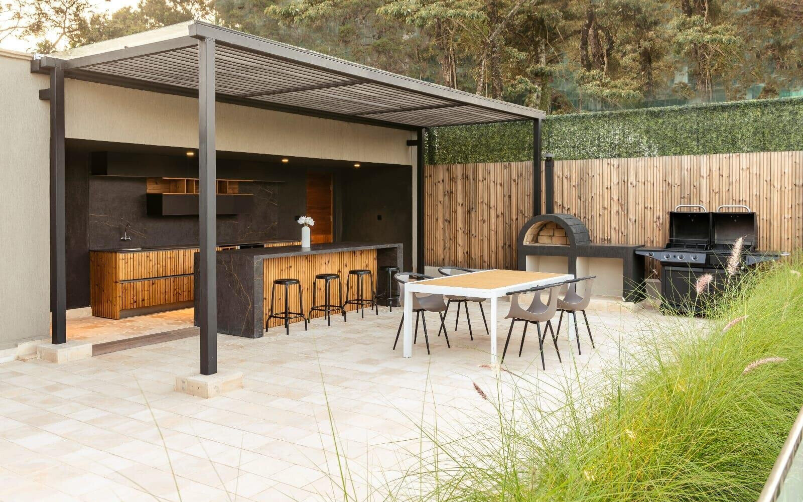5BR Ultra-Modern Villa with Rooftop Wine Cooler & BBQ - Westlands