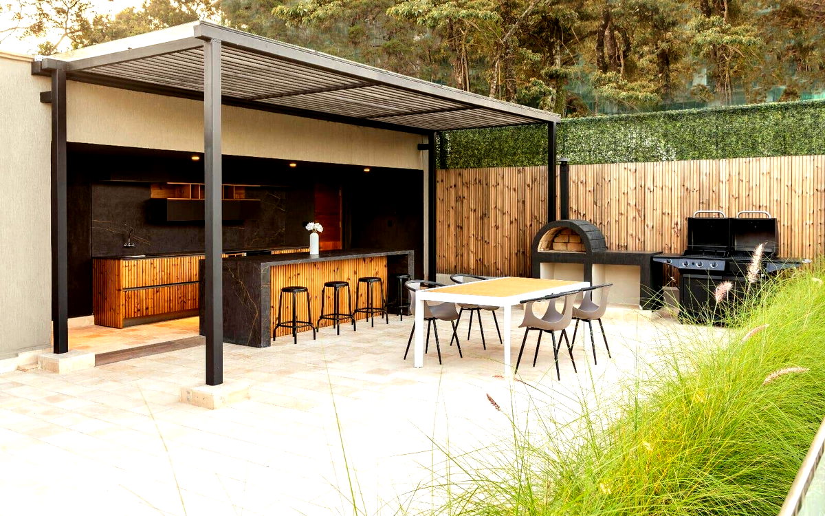 5BR Ultra-Modern Villa with Rooftop Wine Cooler & BBQ - Westlands