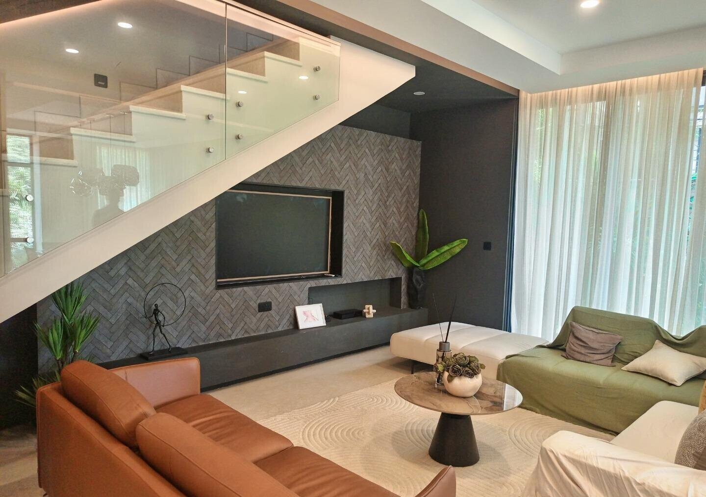 5BR Ultra-Modern Villa with Rooftop Wine Cooler & BBQ - Westlands