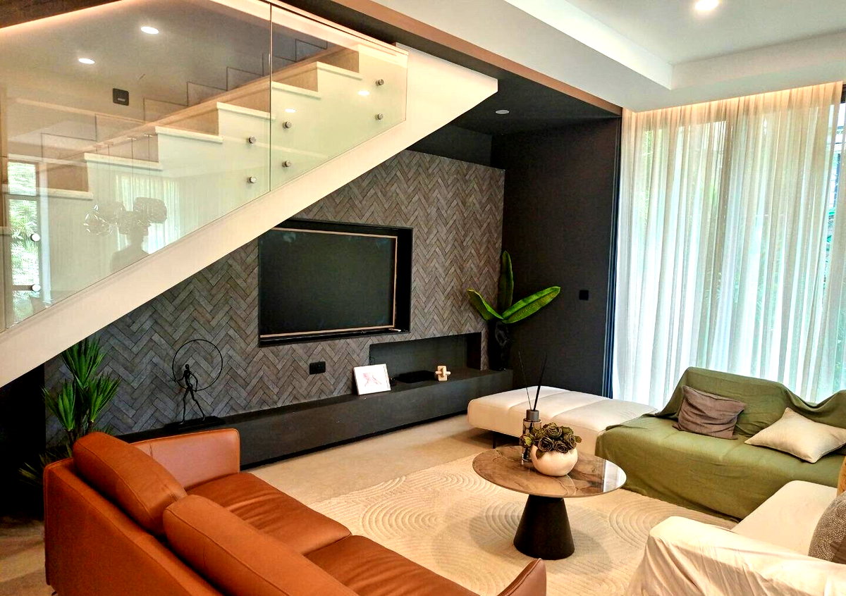 5BR Ultra-Modern Villa with Rooftop Wine Cooler & BBQ - Westlands