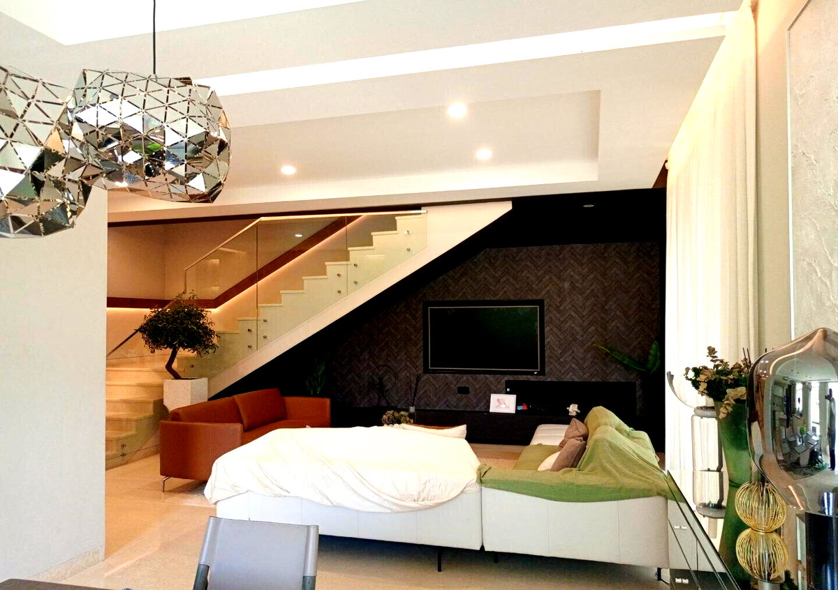 5BR Ultra-Modern Villa with Rooftop Wine Cooler & BBQ - Westlands